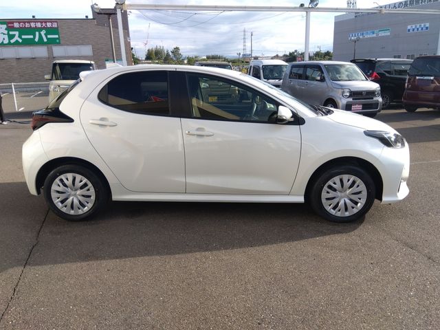 TOYOTA YARIS HYBRID 2021