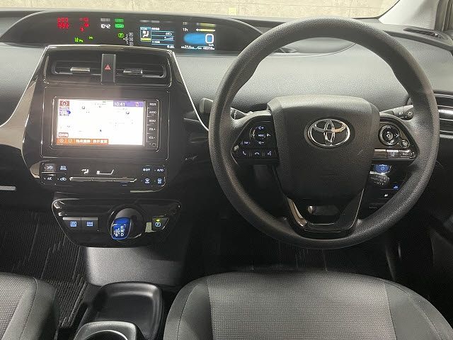 TOYOTA PRIUS 2021
