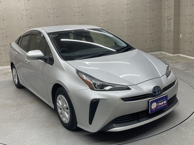 TOYOTA PRIUS 2021
