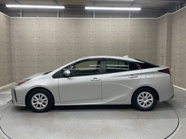TOYOTA PRIUS 2021