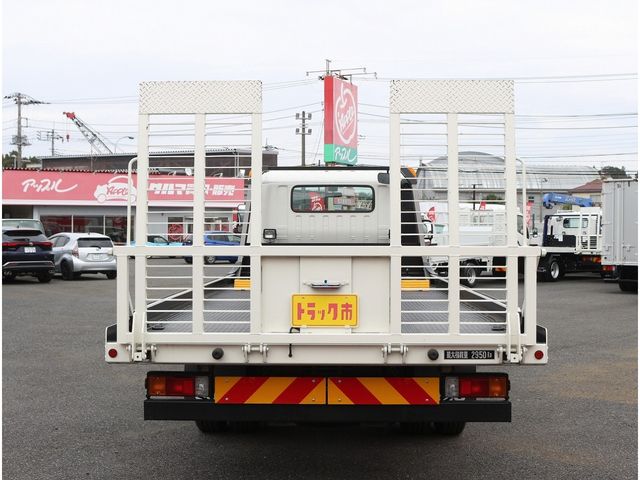HINO DUTRO 2023