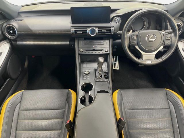 TOYOTA LEXUS RC300h 2023