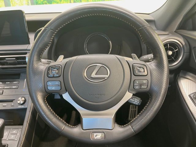 TOYOTA LEXUS RC300h 2023