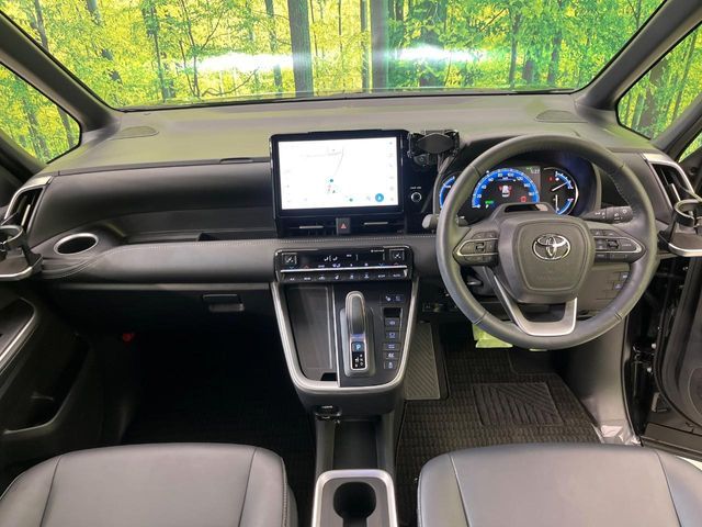 TOYOTA NOAH HYBRID 2025