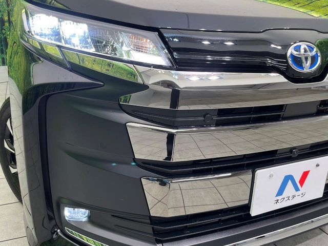 TOYOTA NOAH HYBRID 2025