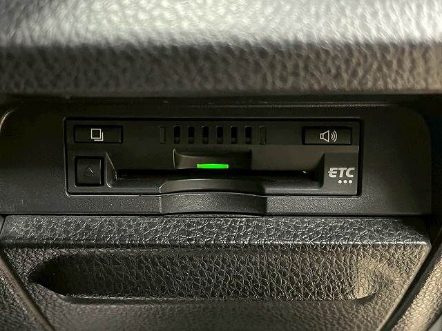 TOYOTA NOAH HYBRID 2019