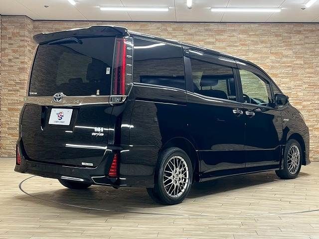 TOYOTA NOAH HYBRID 2019