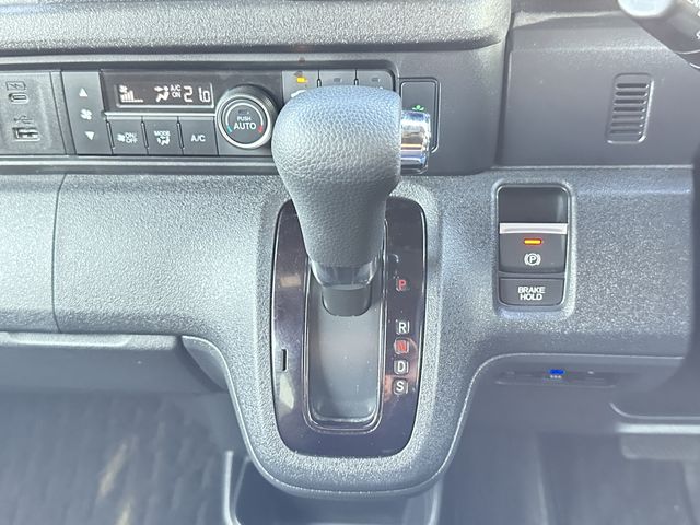 HONDA N BOX CUSTOM 2024