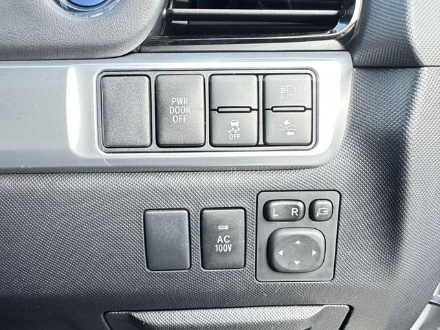 TOYOTA ESTIMA HYBRID 4WD 2017