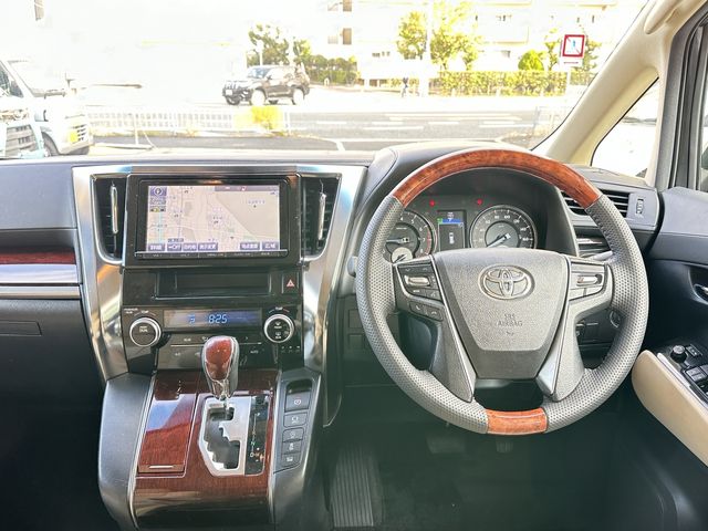 TOYOTA ALPHARD 4WD 2016