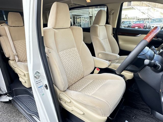 TOYOTA ALPHARD 4WD 2016