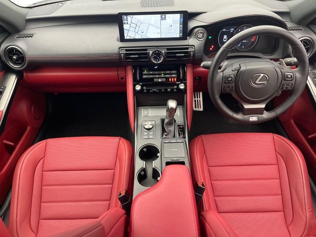 TOYOTA LEXUS IS300 2022