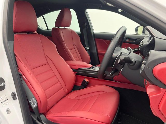 TOYOTA LEXUS IS300 2022