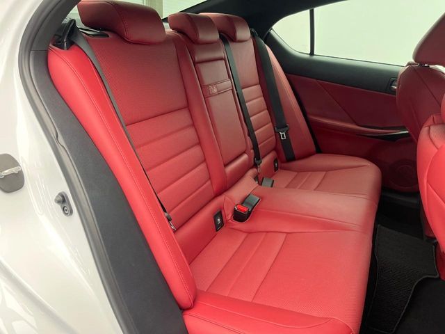 TOYOTA LEXUS IS300 2022