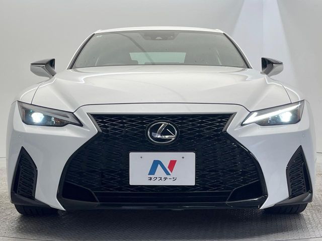 TOYOTA LEXUS IS300 2022