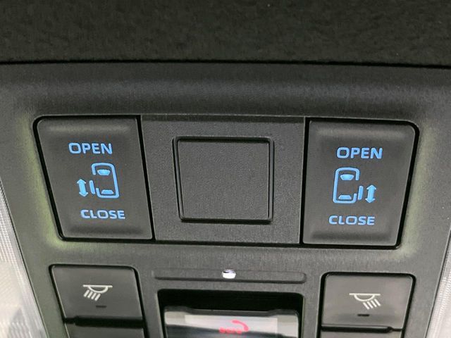 TOYOTA VOXY 4WD 2024