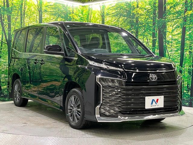 TOYOTA VOXY 4WD 2024