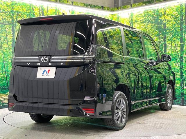 TOYOTA VOXY 4WD 2024