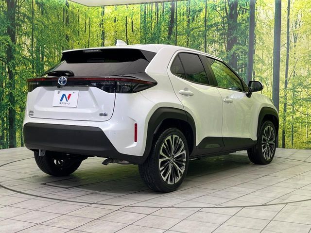 TOYOTA YARIS CROSS HYBRID 2023