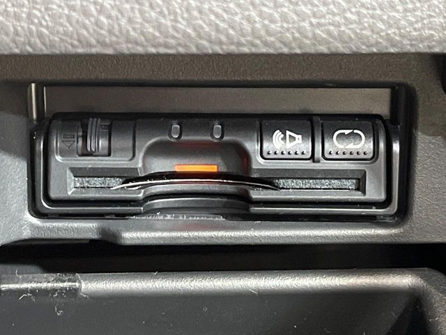 NISSAN SERENA  S-HYBRID 2013