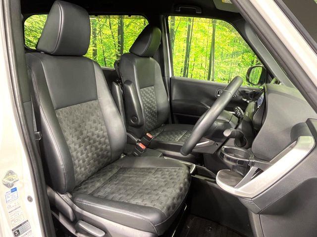 TOYOTA VOXY HYBRID 4WD 2023