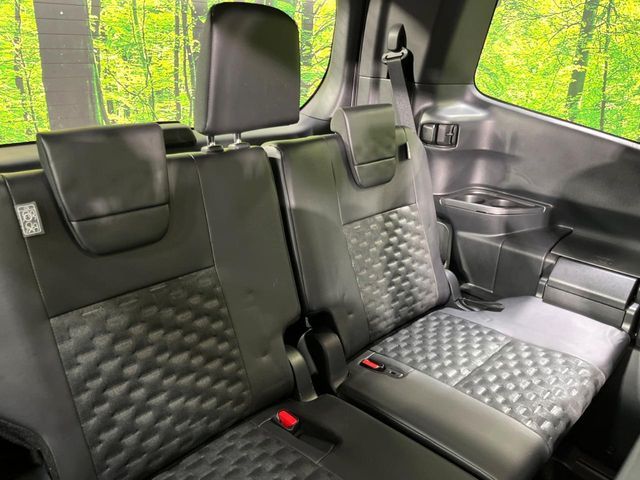 TOYOTA VOXY HYBRID 4WD 2023