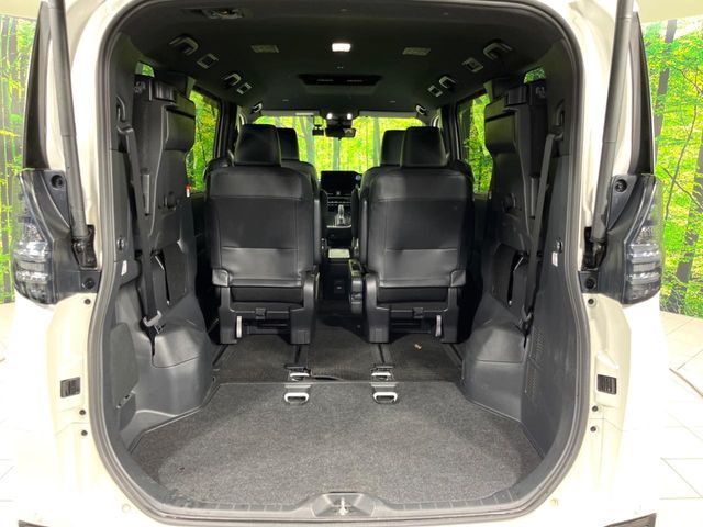 TOYOTA VOXY HYBRID 4WD 2023