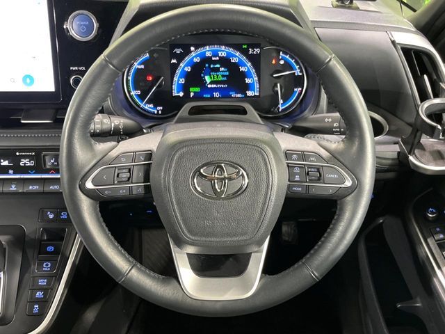 TOYOTA VOXY HYBRID 4WD 2023