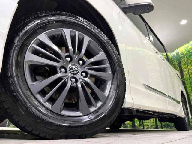 TOYOTA VOXY HYBRID 4WD 2023