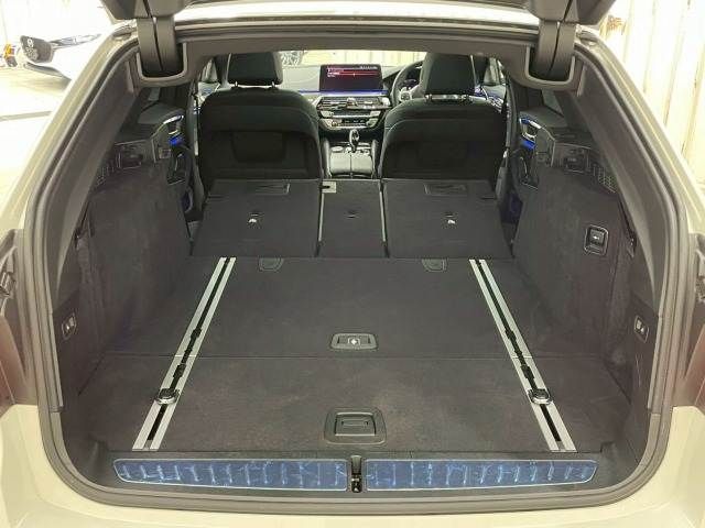 BMW BMW 5series TOURING 2021