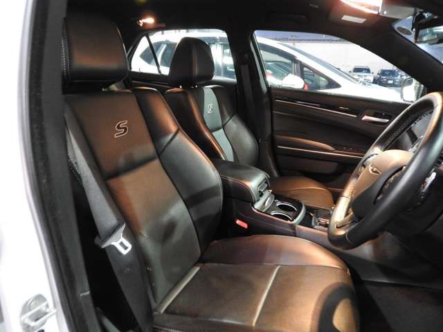 CHRYSLER CHRYSLER 300 2017