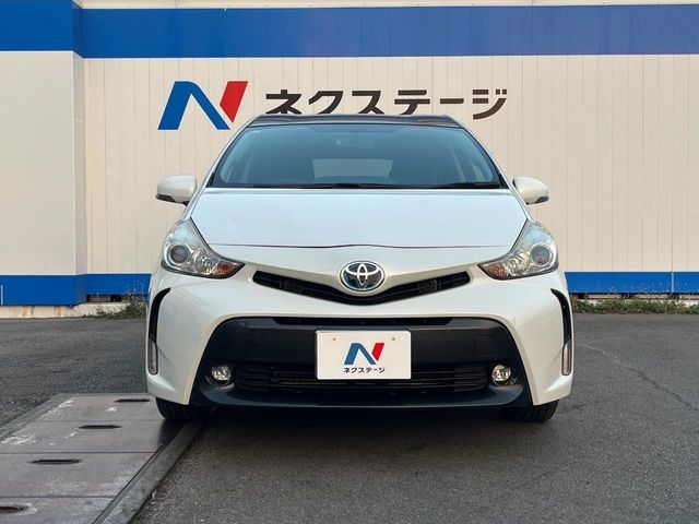 TOYOTA PRIUS Alpha 2015