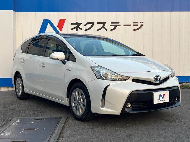 TOYOTA PRIUS Alpha 2015