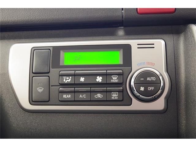 TOYOTA HIACE van 4WD 2025