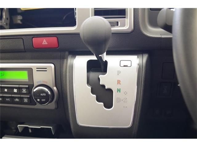 TOYOTA HIACE van 4WD 2025