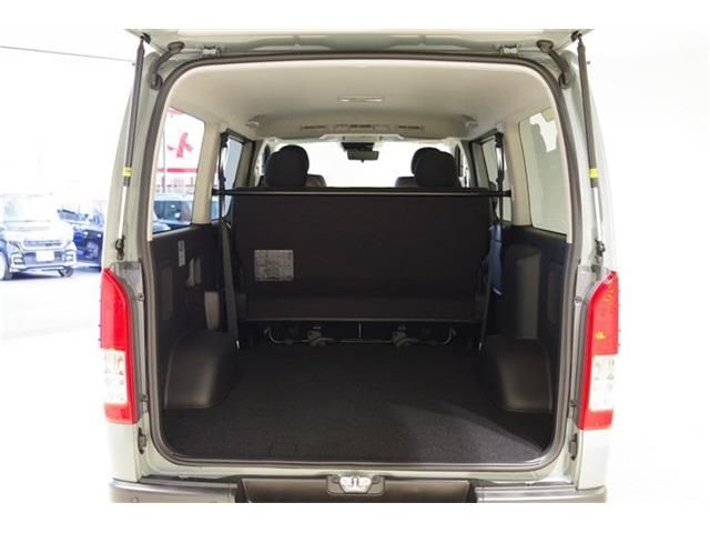 TOYOTA HIACE van 4WD 2025