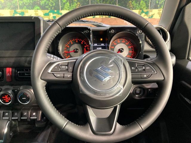 SUZUKI JIMNY NOMADE 2025