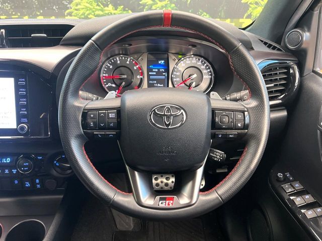 TOYOTA HILUX 4WD 2022