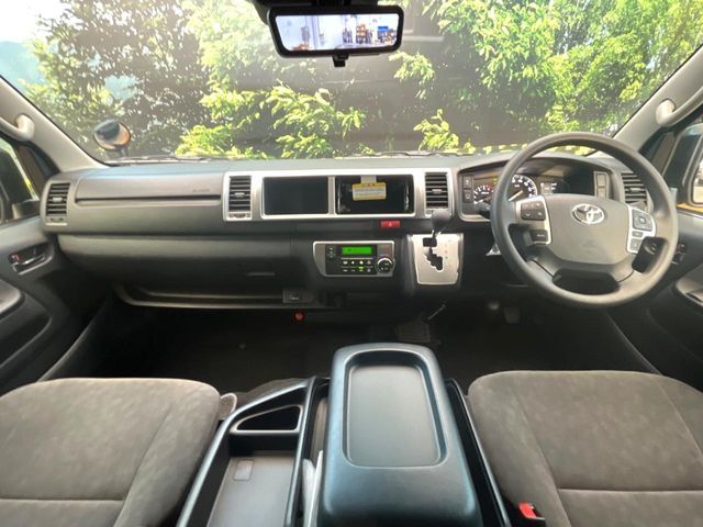 TOYOTA HIACE wagon 2025