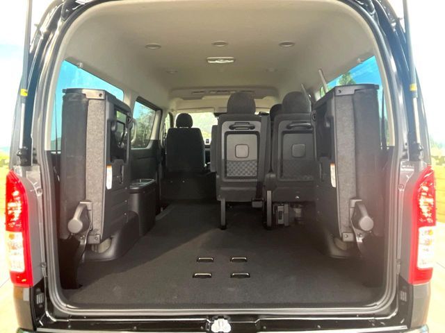 TOYOTA HIACE wagon 2025