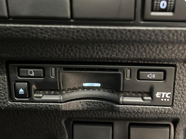 TOYOTA COROLLA CROSS HYBRID 2025