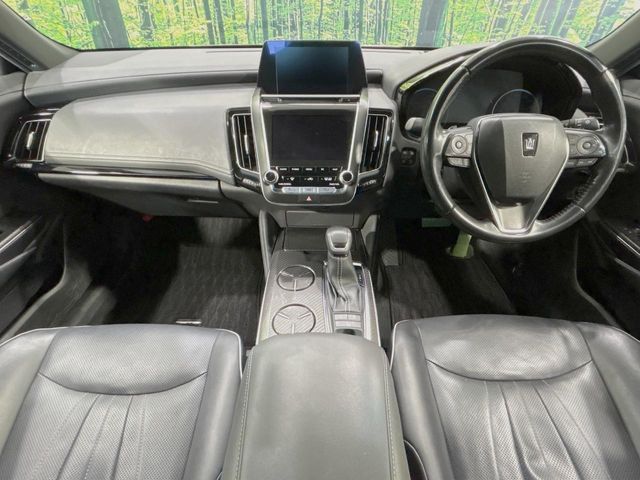 TOYOTA CROWN sedan hybrid 2018