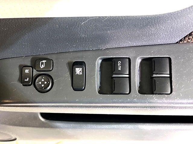 SUZUKI MR WAGON 4WD 2011