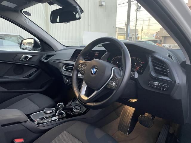 BMW BMW 1series 2021