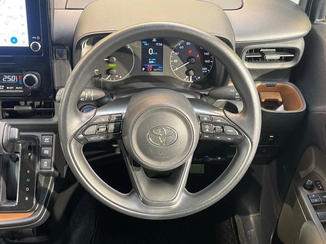 TOYOTA SIENTA HYBRID 2023