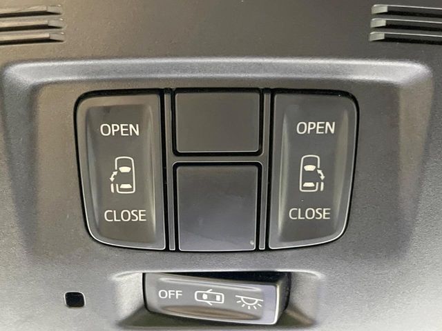 TOYOTA VELLFIRE 2017