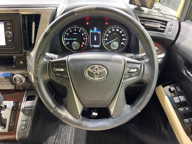 TOYOTA VELLFIRE 2017