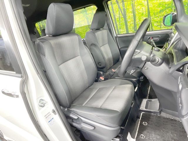 TOYOTA VOXY 4WD 2019