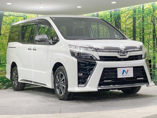 TOYOTA VOXY 4WD 2019
