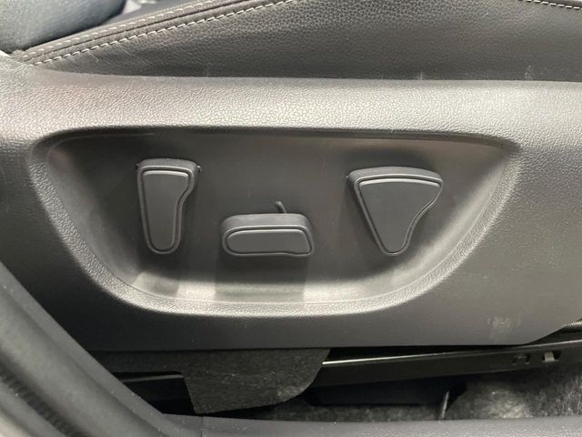 TOYOTA YARIS CROSS 2025